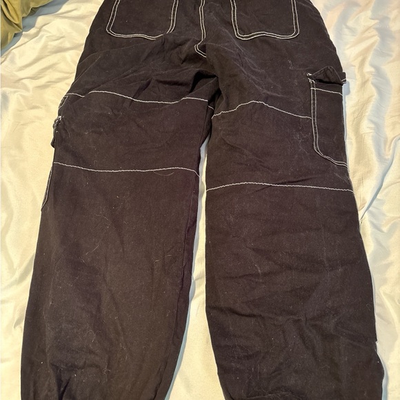 Women's Black Wide Leg Cargo Pants - Picture 2 of 4